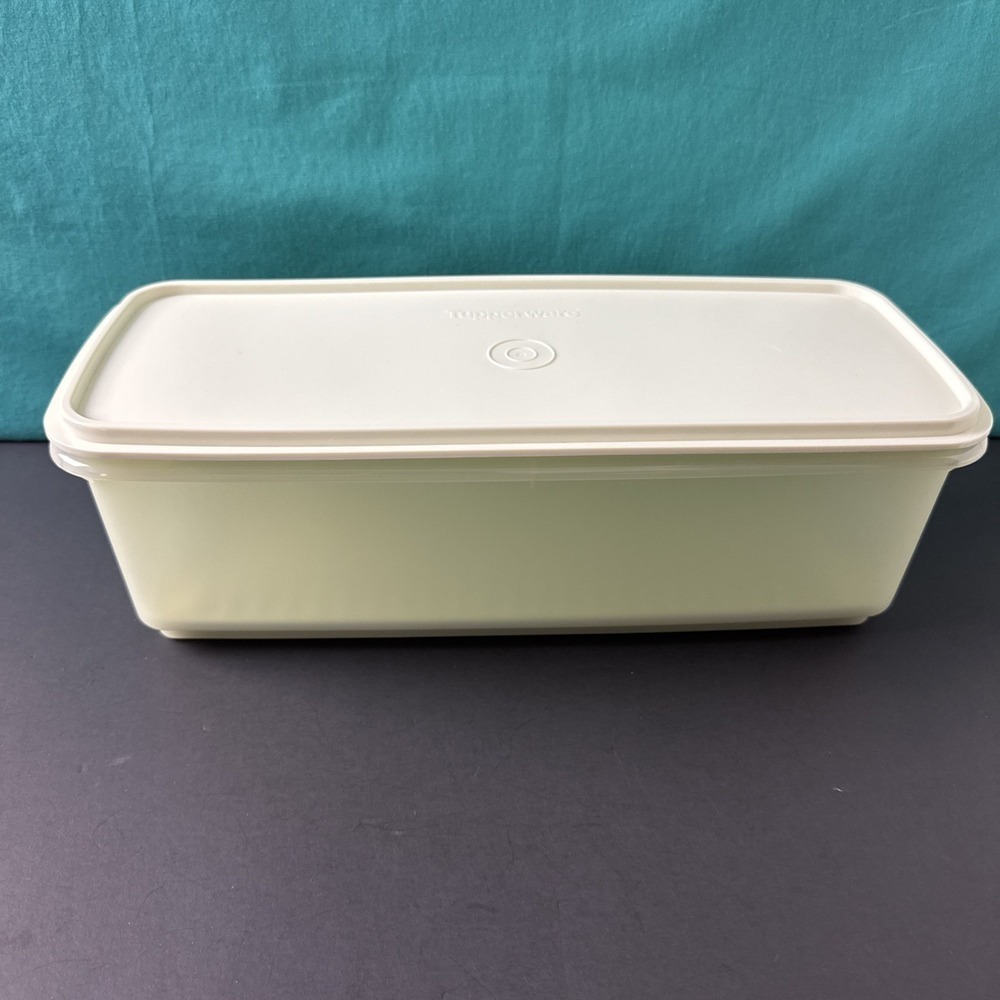 Tupperware Easy Crisp Large Refrigerator Container Keeper 4.5L with Grid Green